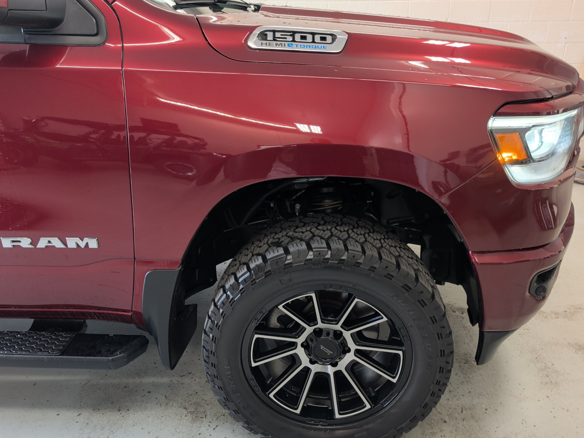 Used 2021 RAM 1500 Big Horn AWD/4WD image 3
