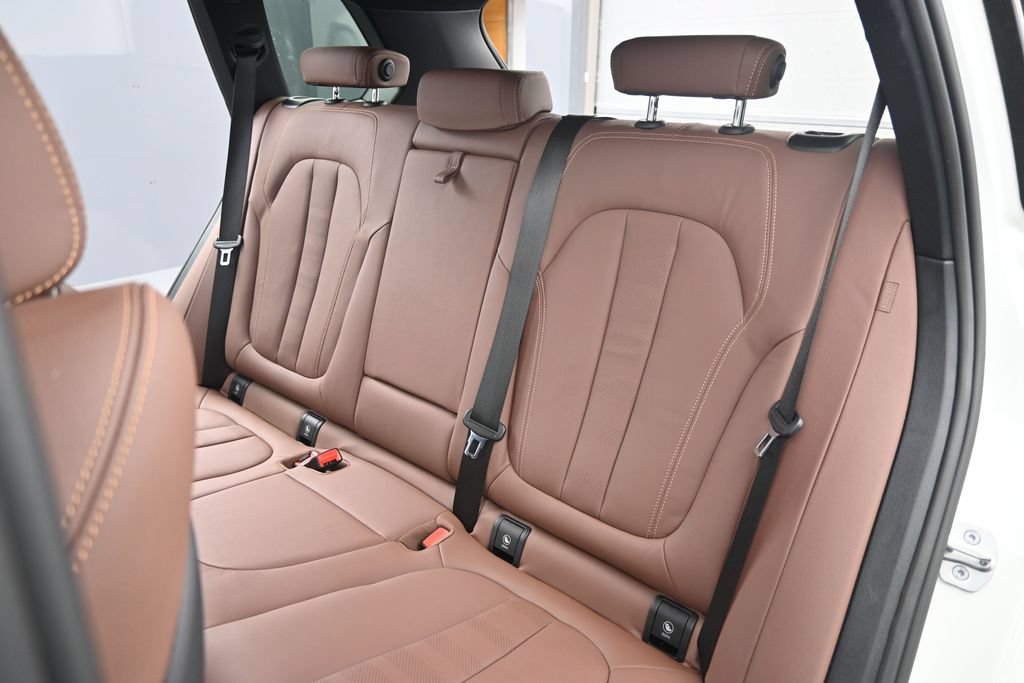Used 2022 BMW X5 sDrive40i w/ Premium Package RWD image 31
