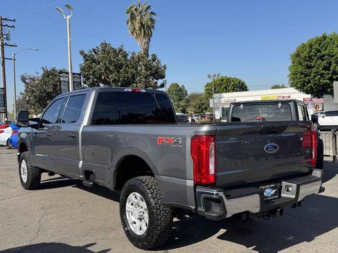 Used 2023 Ford F350 XLT w/ FX4 Off-Road Package image 2