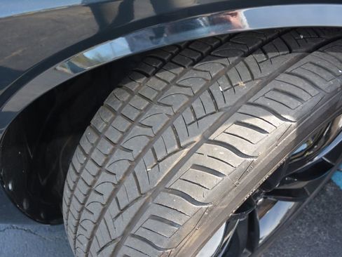 Used 2016 Dodge Challenger SXT Plus RWD image 7