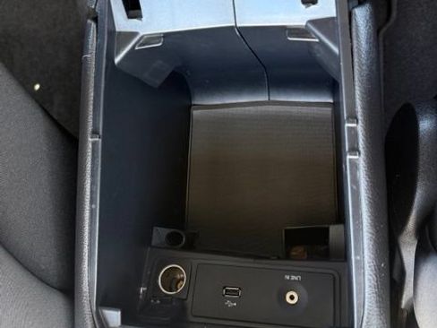 Used 2015 Ford Fusion SE FWD image 30