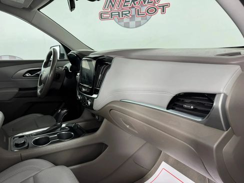 Used 2019 Chevrolet Traverse LT AWD/4WD image 12
