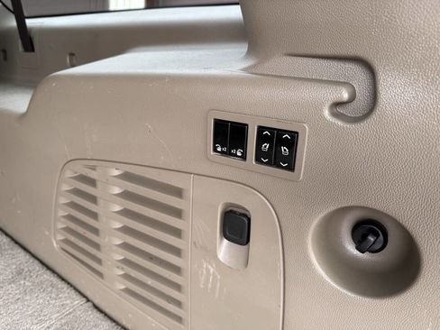 Used 2019 GMC Yukon XL SLT w/ Premium Edition image 59