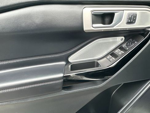 Certified 2022 Ford Explorer Platinum w/ Equipment Group 601A image 12