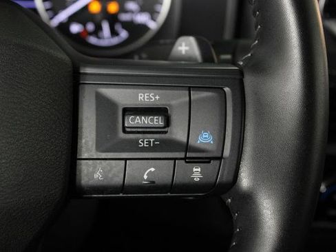 Certified 2025 Nissan Rogue SV image 27