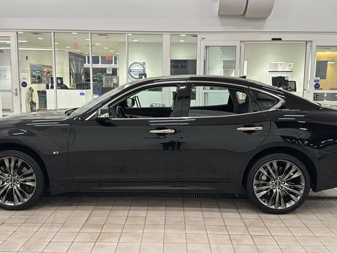 Used 2019 INFINITI Q70 Luxe image 8
