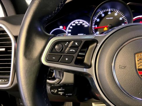 Used 2021 Porsche Cayenne S image 27