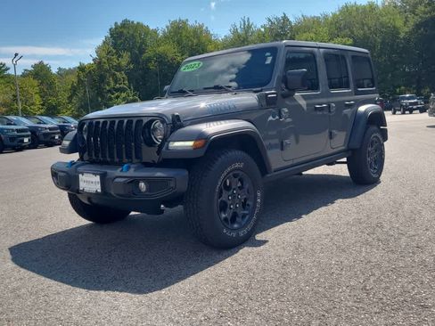 Used 2023 Jeep Wrangler Unlimited w/ Cold Weather Group AWD/4WD image 4