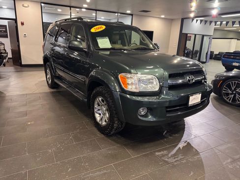 Used 2006 Toyota Sequoia SR5 image 7