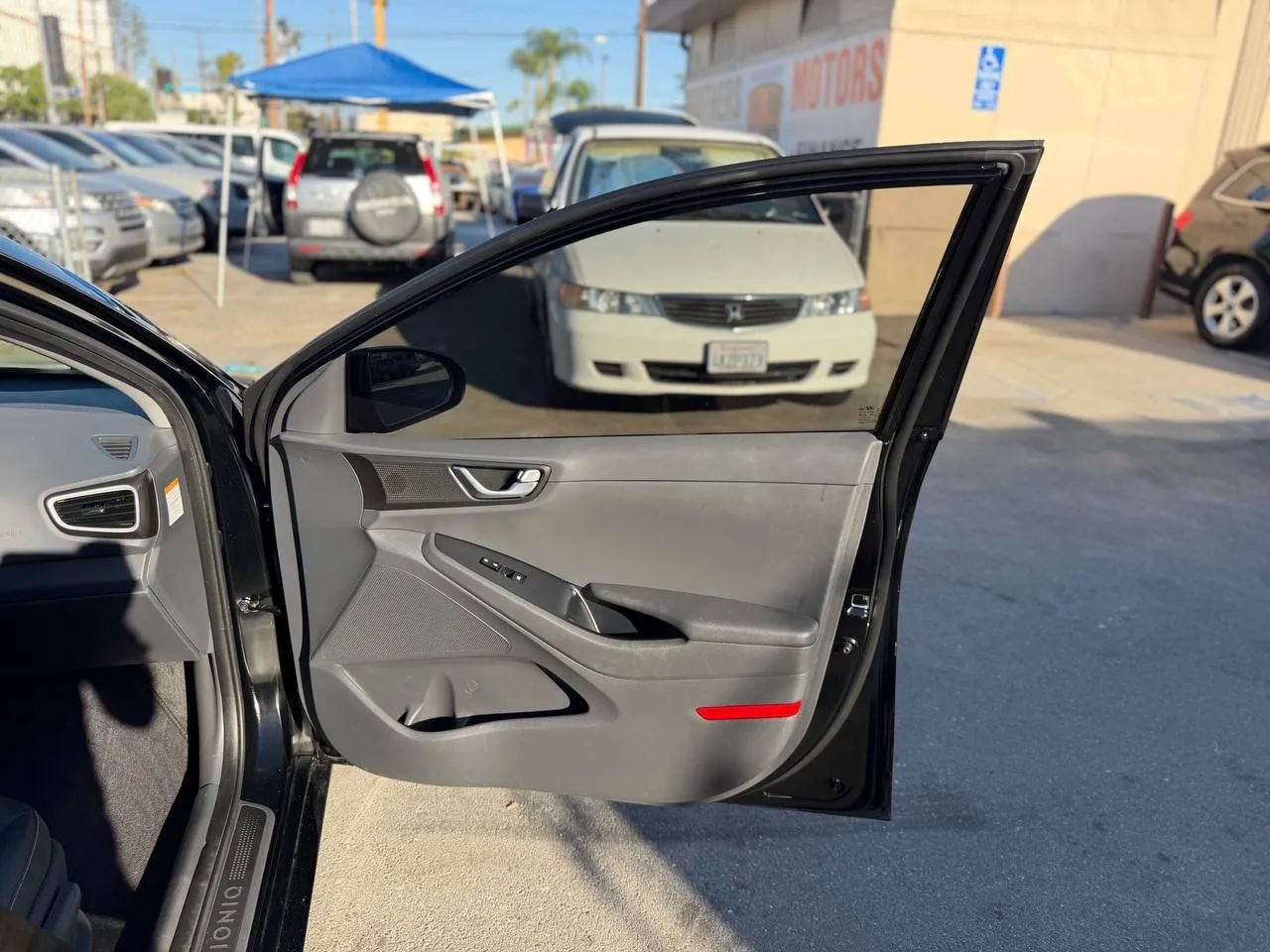 Used 2018 Hyundai Ioniq Limited FWD image 32