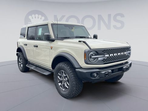 New 2025 Ford Bronco Badlands image 10