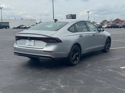 Certified 2025 Honda Accord SE image 4