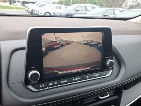 Certified 2021 Nissan Rogue S image 17