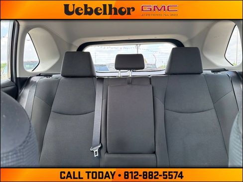 Used 2022 Toyota RAV4 LE AWD/4WD image 18