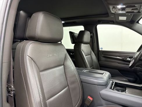 Used 2021 GMC Yukon Denali w/ Denali Premium Package image 21