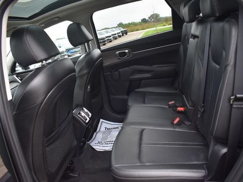 Certified 2023 Kia Sorento S w/ Panoramic Sunroof Package AWD/4WD image 20