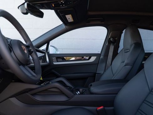 New 2026 Porsche Cayenne S image 17