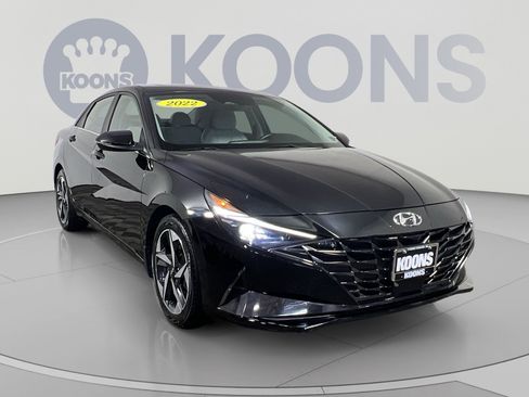 Used 2022 Hyundai Elantra Limited w/ Cargo Package FWD image 2