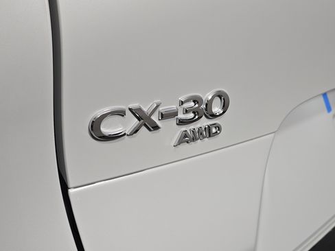 New 2025 MAZDA CX-30 AWD 2.5 S w/ Select Sport Pkg image 25