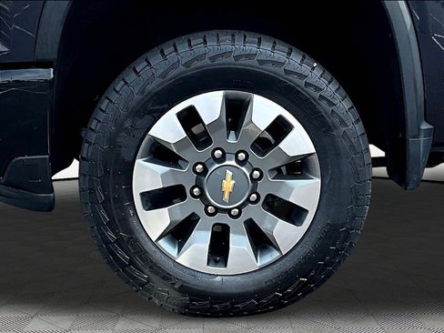 Used 2024 Chevrolet Silverado 2500 Custom AWD/4WD image 33