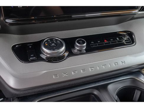 Used 2025 Ford Expedition Max Active AWD/4WD image 26