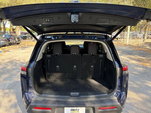 Used 2025 Nissan Pathfinder SV image 30