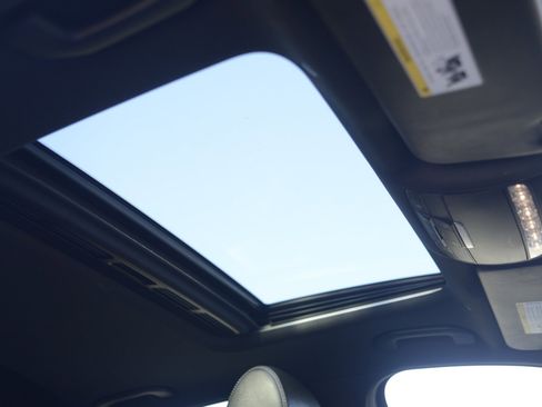 Used 2017 Mercedes-Benz E 300 image 27