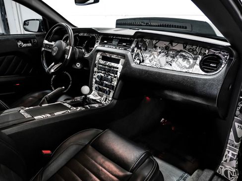 Used 2013 Ford Mustang GT Premium w/ Security Pkg image 17