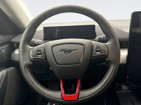 Used 2022 Ford Mustang Mach-E Select image 12