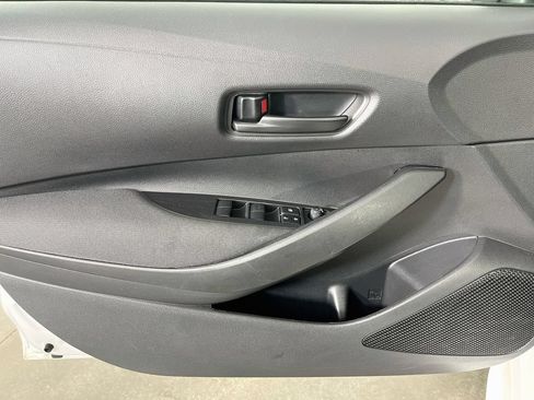 Used 2025 Toyota Corolla LE FWD image 25