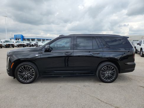 Used 2025 Cadillac Escalade Sport Platinum AWD/4WD image 4