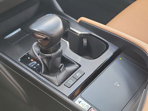 Used 2025 Lexus ES 300h w/ Premium Package FWD image 28