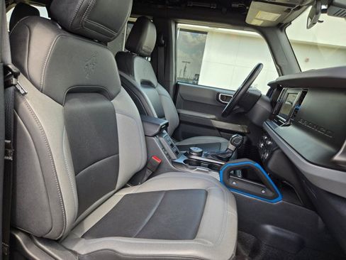 Used 2023 Ford Bronco Black Diamond w/ Sasquatch Package AWD/4WD image 19