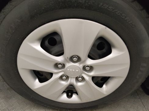 Used 2018 Kia Forte LX image 31