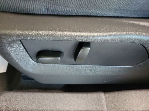 Used 2023 Buick Envision Essence w/ Sport Touring Package image 35