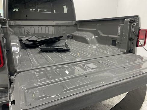 Used 2021 Jeep Gladiator Willys image 26