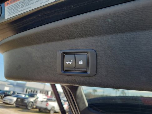 Used 2024 Mitsubishi Outlander SE image 11