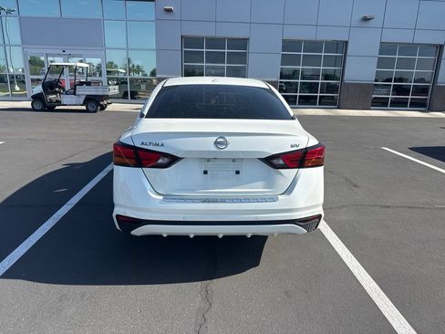 Used 2023 Nissan Altima 2.5 SV FWD image 3