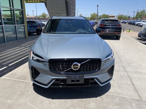 Used 2022 Volvo XC60 T8 R-Design w/ Advanced Package image 7