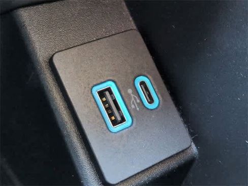 Used 2024 Ford Edge Titanium image 30