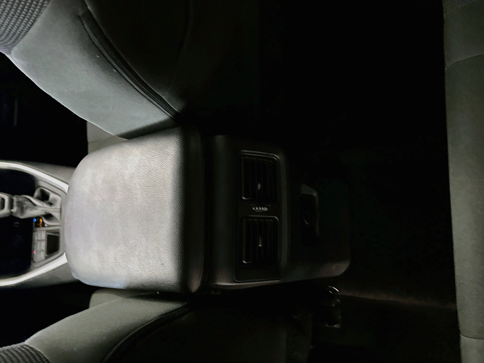 Used 2025 Toyota RAV4 LE AWD/4WD image 27