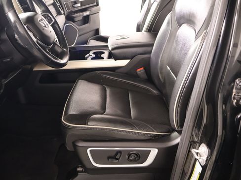 Used 2019 RAM 1500 Laramie AWD/4WD image 12