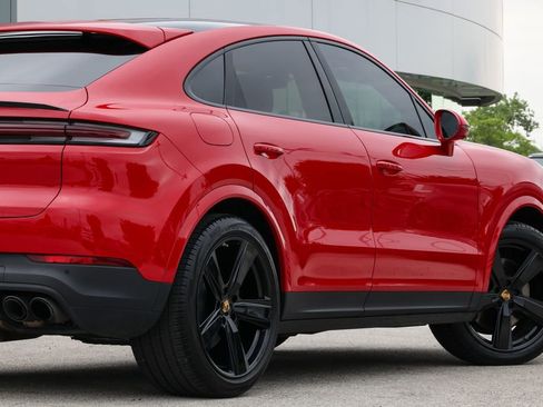 Certified 2024 Porsche Cayenne Coupe AWD/4WD image 35