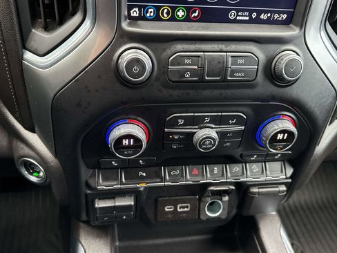 Used 2022 Chevrolet Silverado 1500 LT Trail Boss w/ Convenience Package II image 24