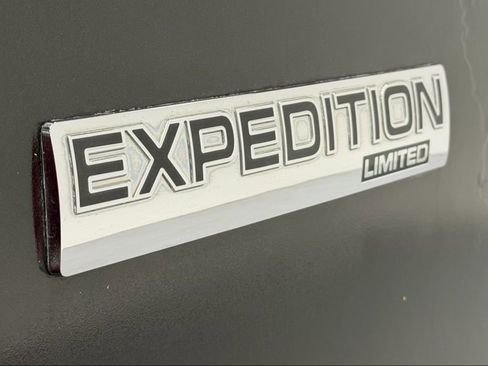 Used 2010 Ford Expedition Limited image 8