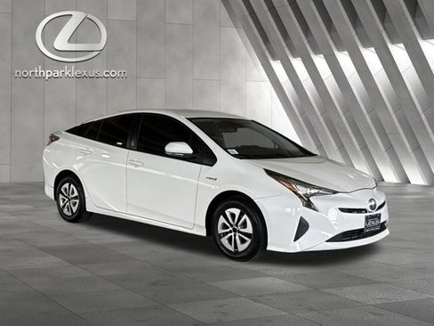 Used 2017 Toyota Prius Two image 5