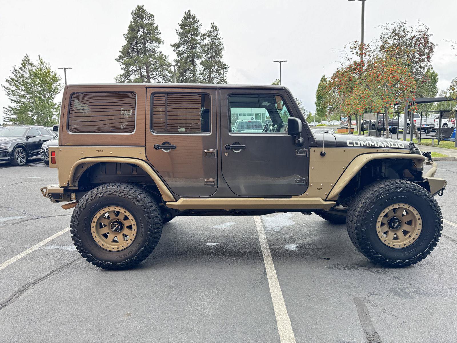 Used 2016 Jeep Wrangler Unlimited Rubicon w/ Connectivity Group AWD/4WD image 6