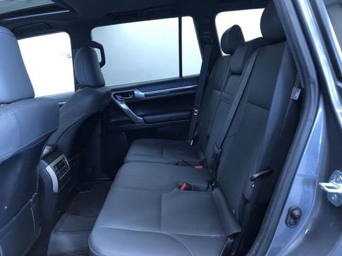 Used 2021 Lexus GX 460 Premium w/ Premium Package image 19