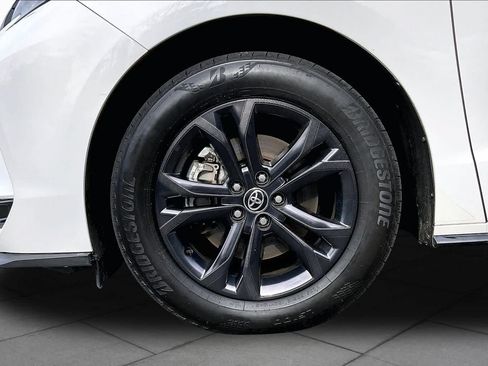 Used 2026 Toyota Sienna XSE AWD/4WD image 11