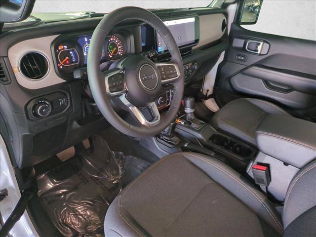 Used 2026 Jeep Wrangler Unlimited Sahara AWD/4WD image 10